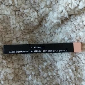 Mac eyeliner-Modern Twist Kajal Liner - Nothing On